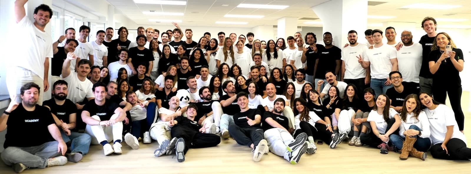 Todo el equipo de Ucademy